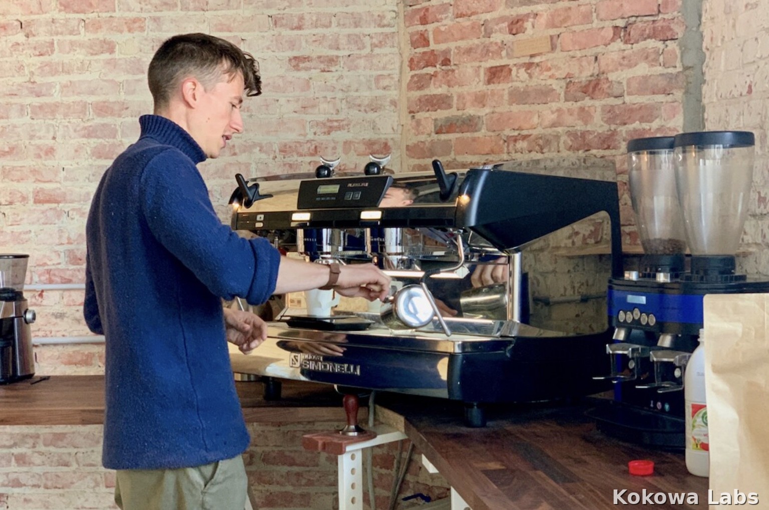 Packaging coffee bags